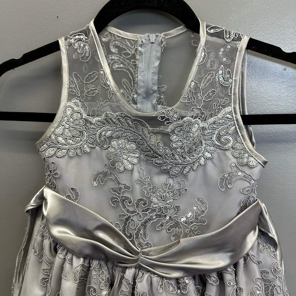 Elegant Silver Kids Dress. <32> - Picture 2 of 4